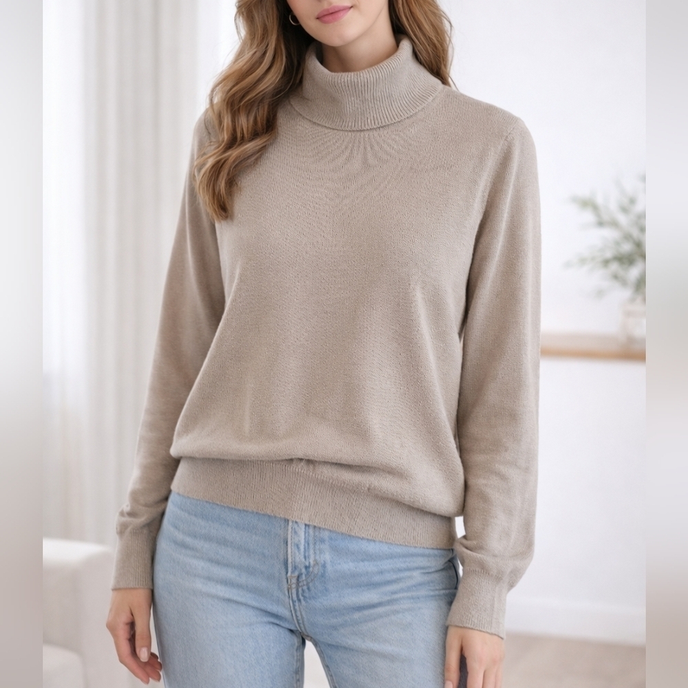 Women's Madison Gray Sweater M Beige